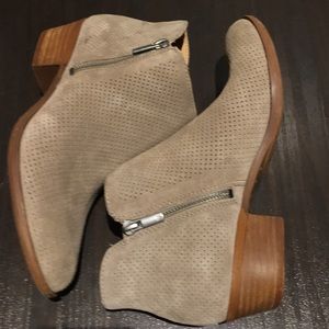 NEW Lucky Brand Beige Bootie Size 8.5